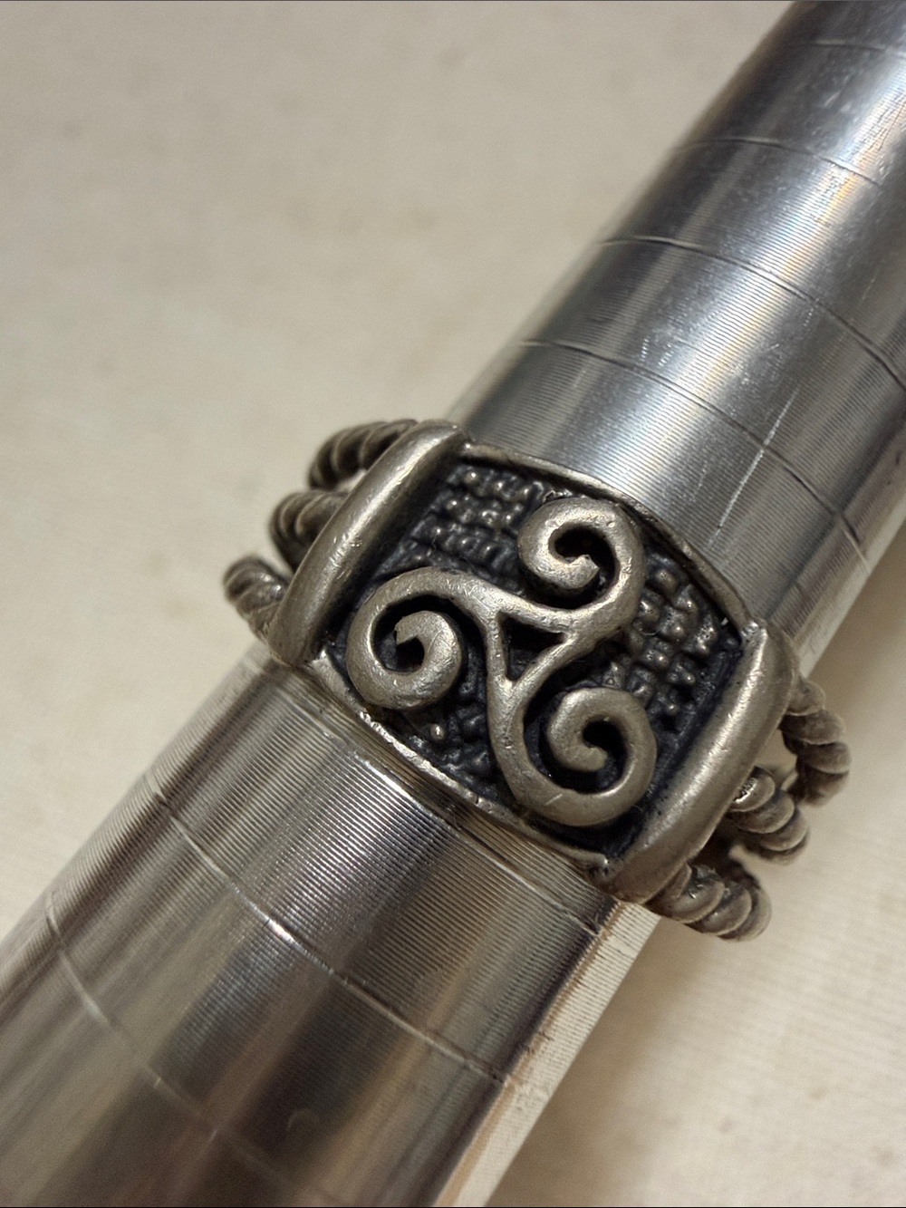 Sterling Silver 925 Antique-Style Silver Swirl Statement Ring size 7.5 - Picture 2 of 10